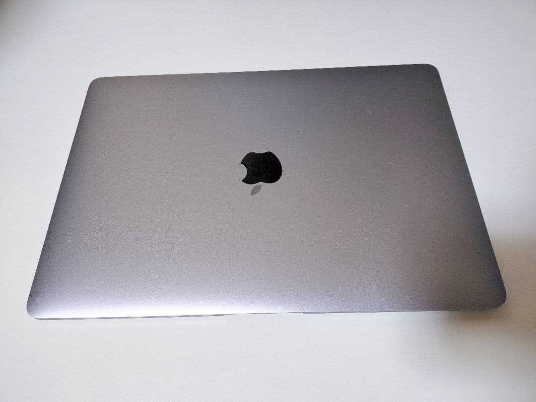MacBook Air 2020（Apple M1) スペースグレー