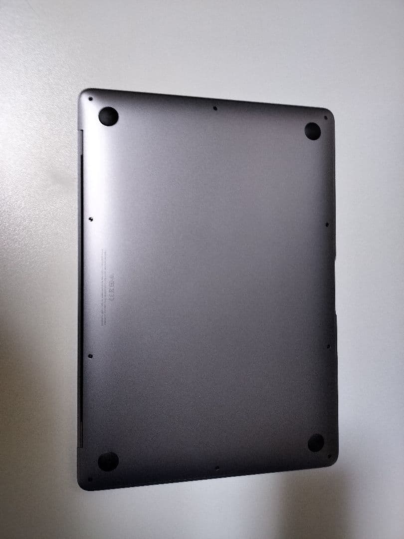 MacBook Air 2020（Apple M1) スペースグレー