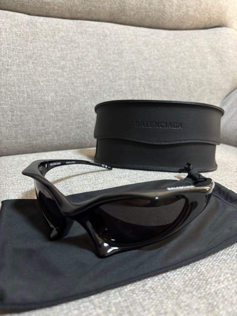 balenciaga runner cat サングラス