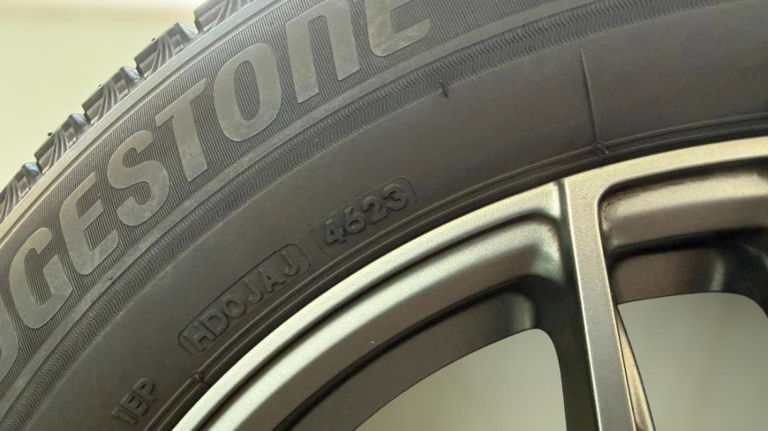 ブリヂストンVRX3  X3(G01)用 18インチスタッドレス