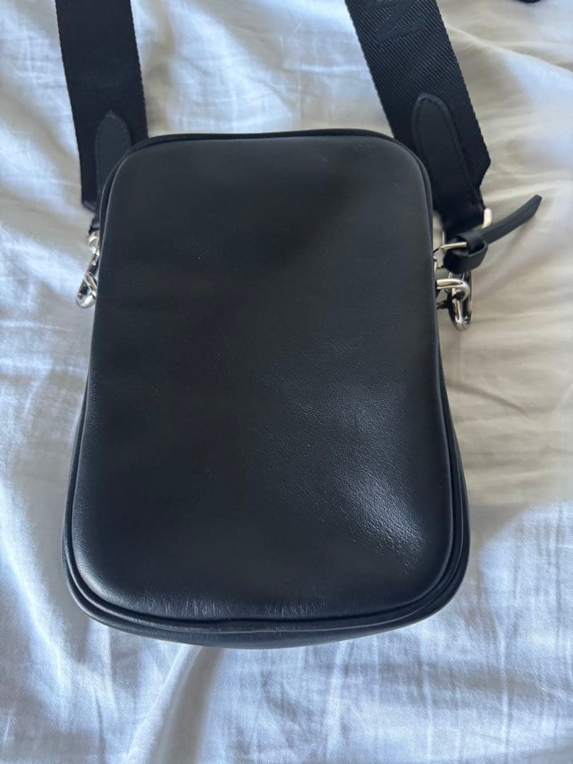 モンクレール レザーショルダーバッグ 肩掛　黒 本革 美品　moncler