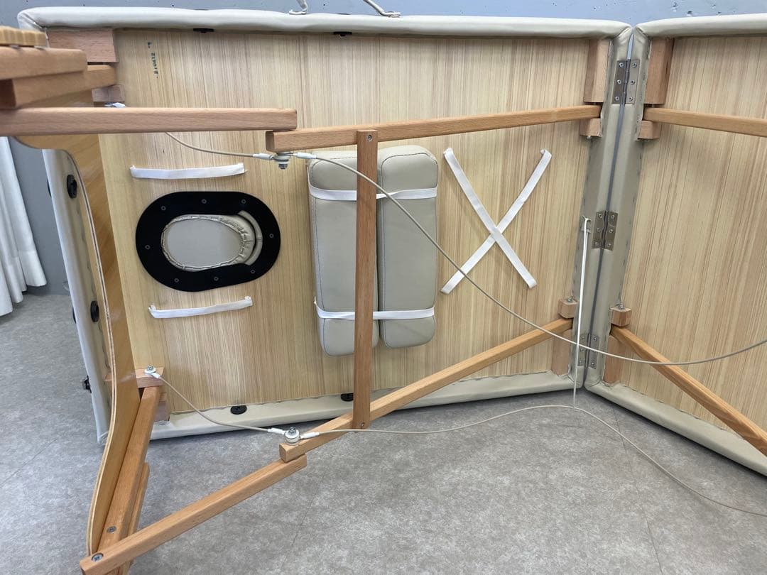 ETBELLA 折りたたみ施術ベッド