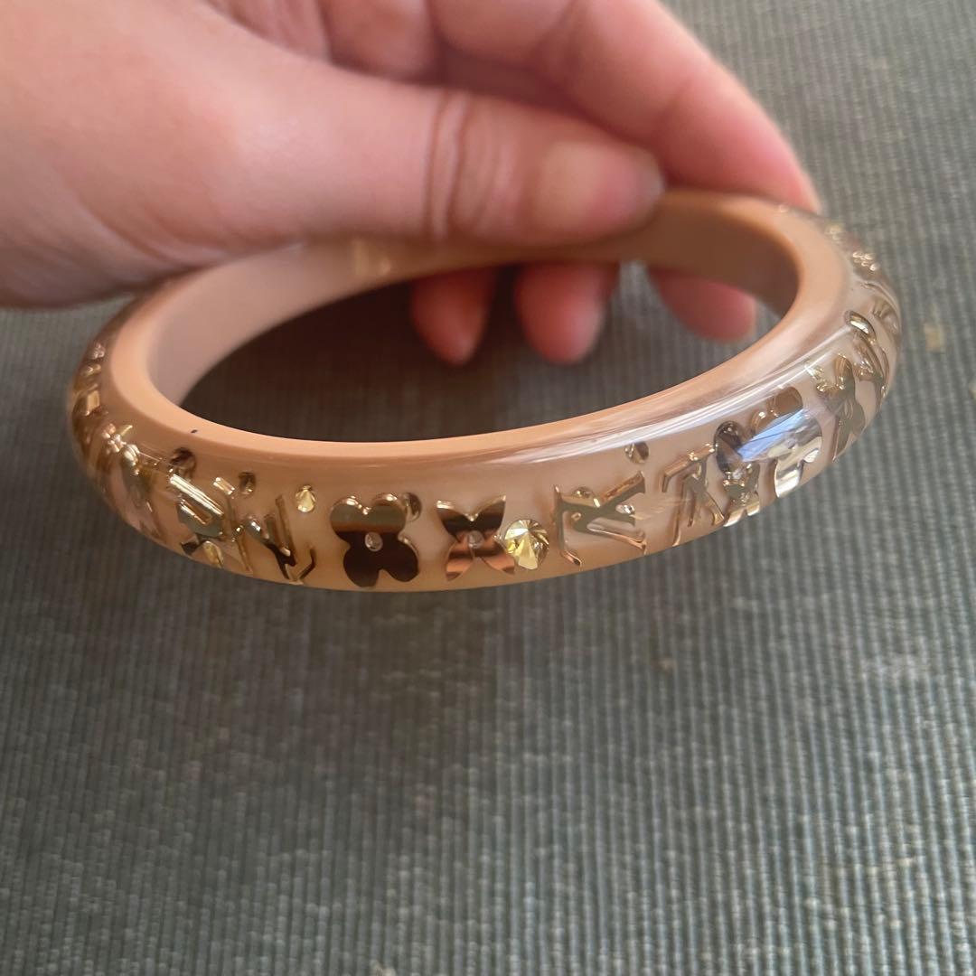 ルイヴィトン ベージュ バングル