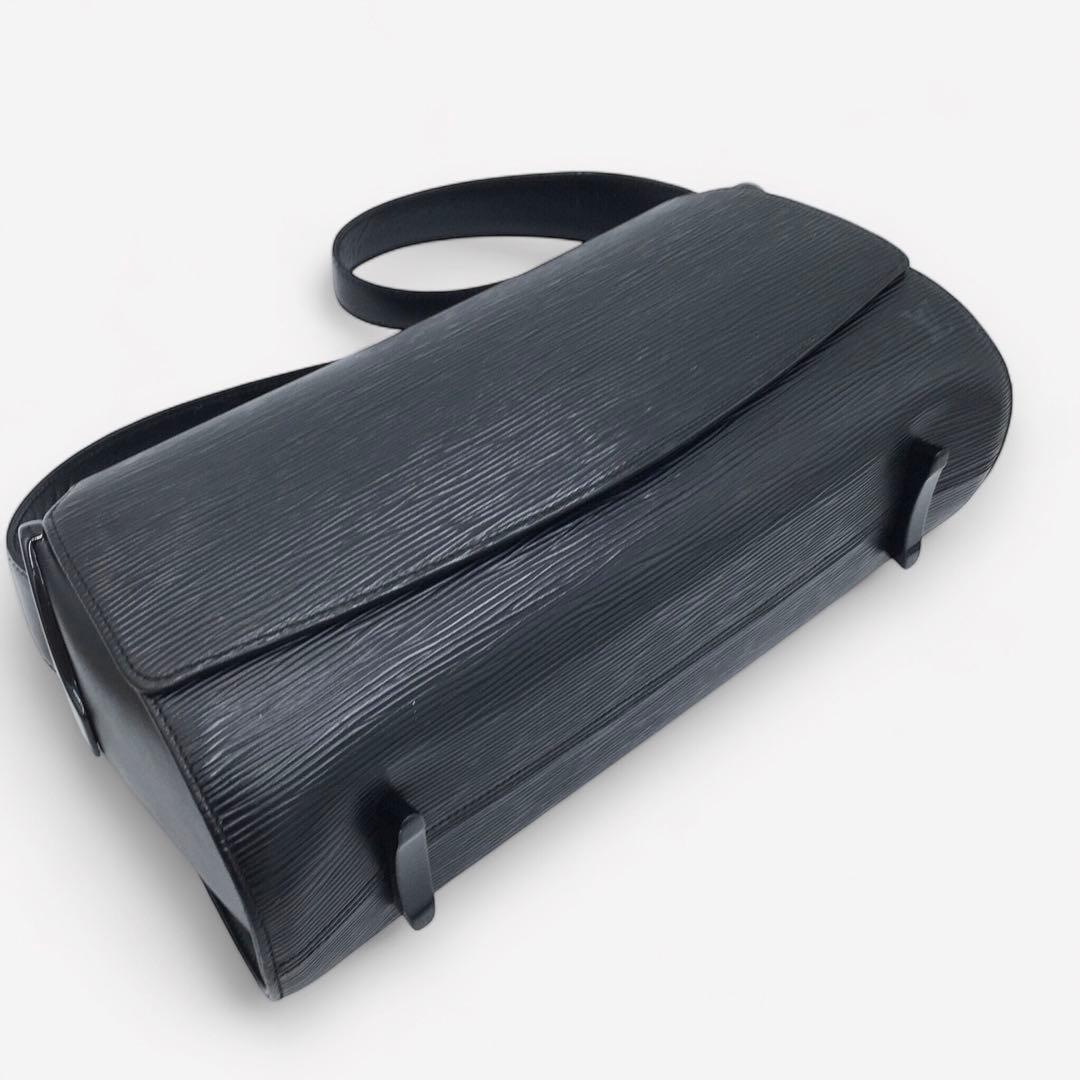 ルイヴィトン M52172 エピ ノクターン レザーショルダーバッグ ブラック