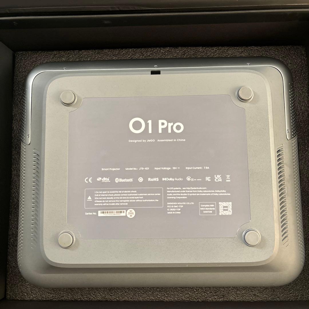 JMGO O1 Pro プロジェクター本体