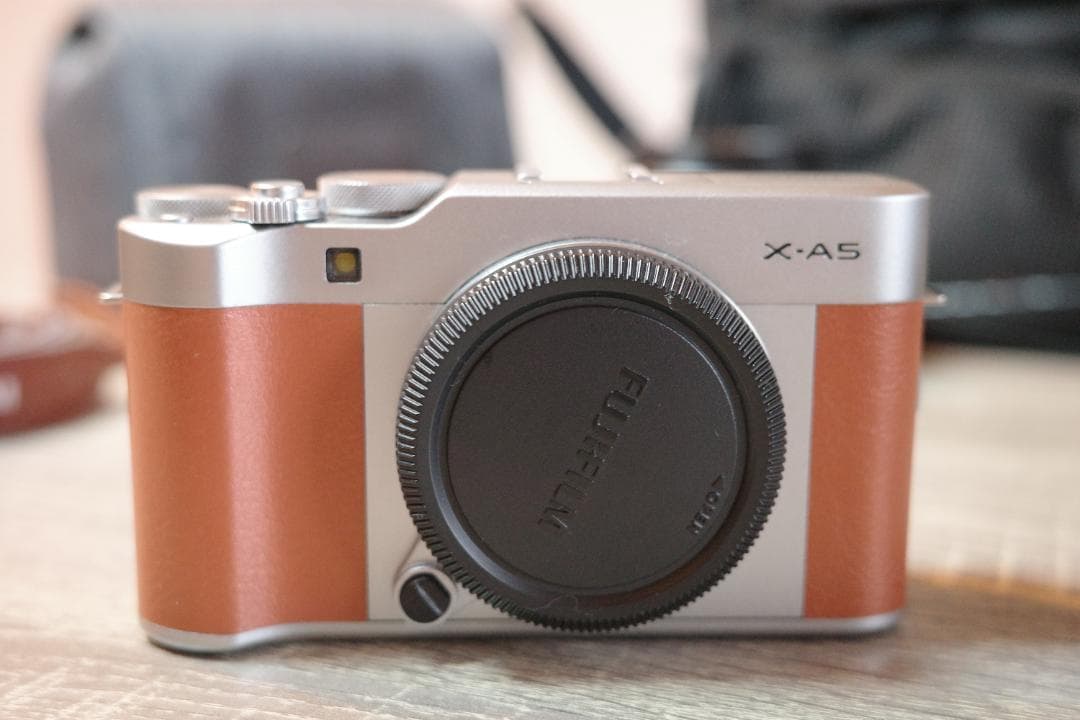 【美品】FUJIFILM X-A5【付属品あり】