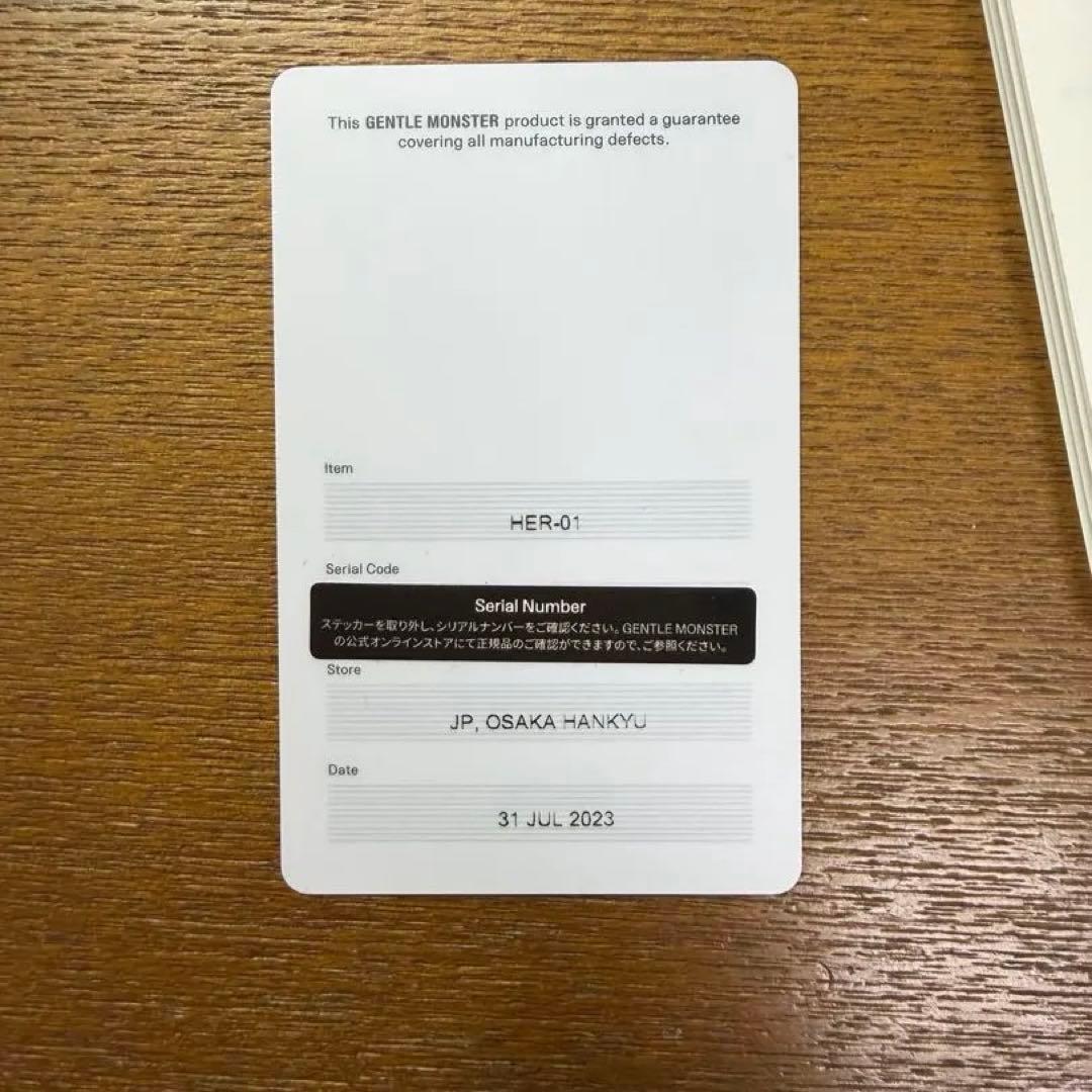 GENTLE MONSTER HER-01 ブラックサングラス(レギュラー)