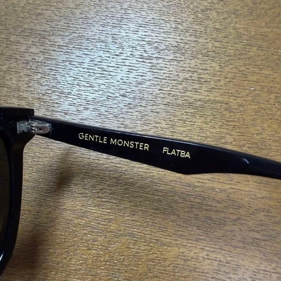 GENTLE MONSTER HER-01 ブラックサングラス(レギュラー)