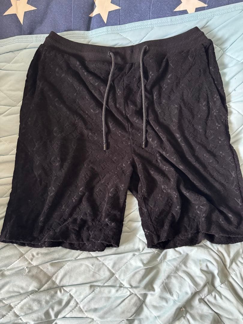 Louis Vuitton 黒ショートパンツ
