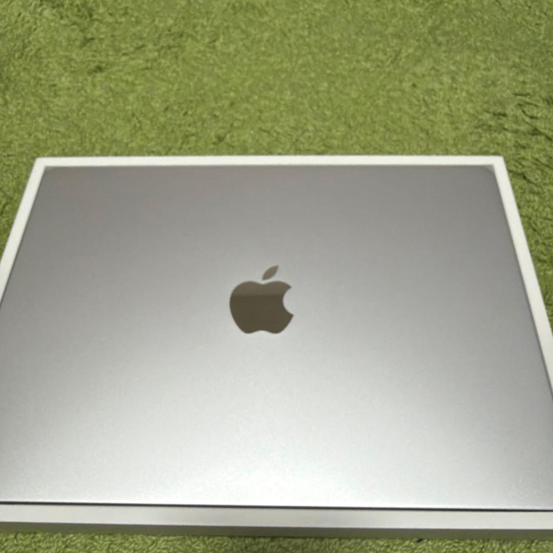 Apple MacBook Air 13インチ M4 512GB- シルバー