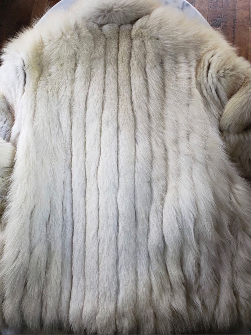 290万　高級　綺麗　SAGA サガ　フォックス　 本毛皮　コート