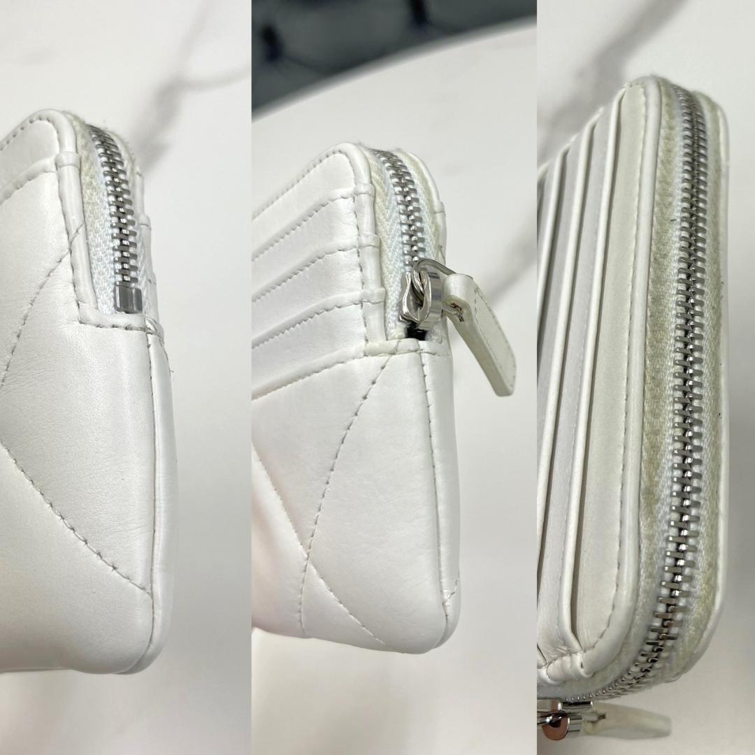 シャネル　ジップパース　シャネル19　白　ラムスキン　AP2086