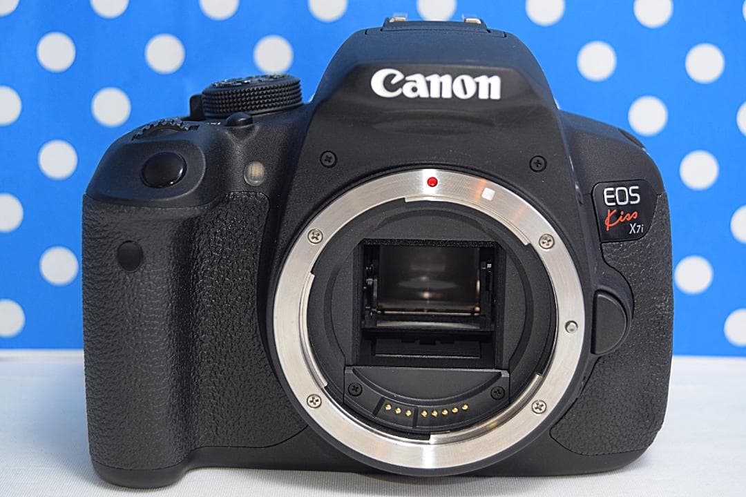 Canon kiss x7i❤スマホ転送できる！❤自撮り可能❤高画質一眼レフ