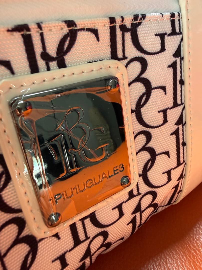 1PIU1UGUALE3 ウノピゥウノウグァーレトレ ハンドバック新品未使用