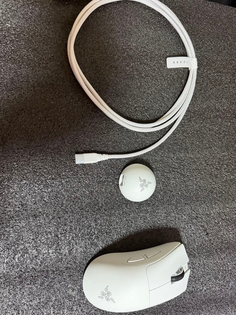 Razer DeathAdder V4 Pro White Edition 本体