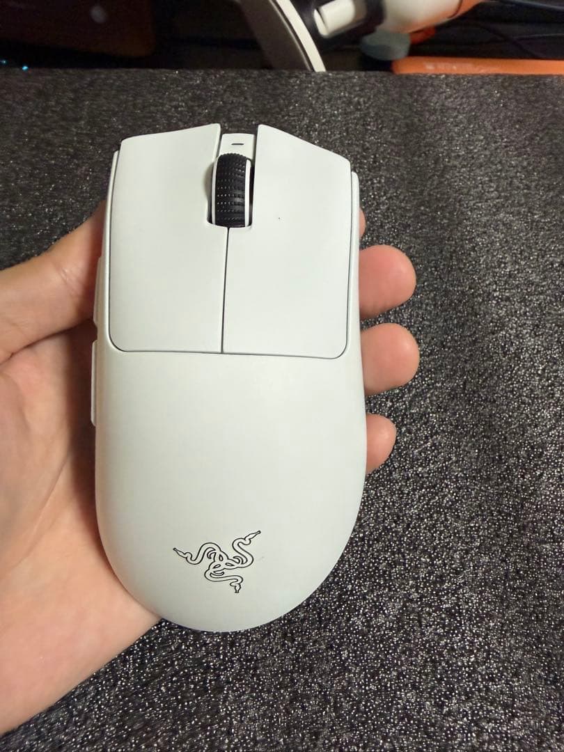Razer DeathAdder V4 Pro White Edition 本体