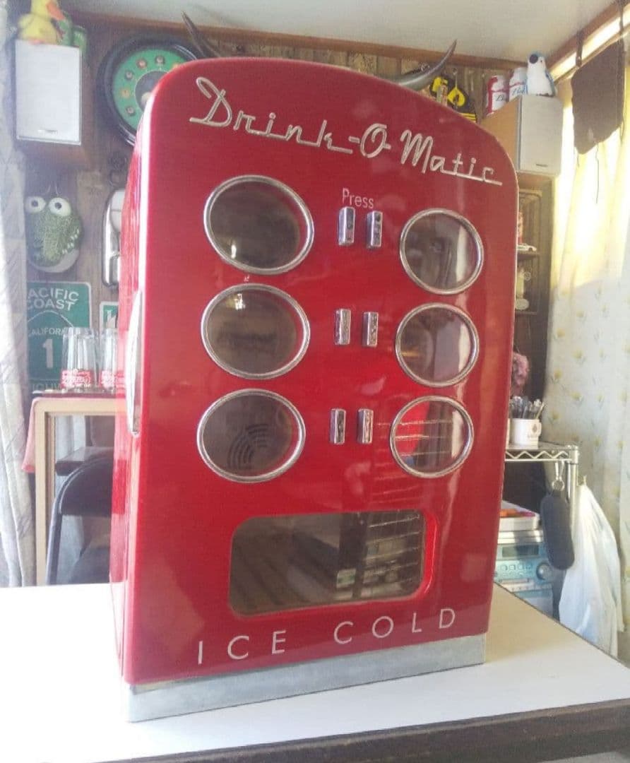 アメリカンスタイル 自販機型冷蔵庫、保冷庫 レトロ、アンティーク風