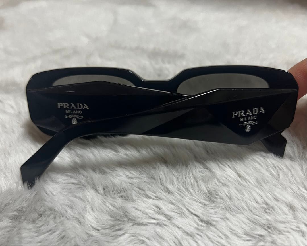 PRADA ブラック スクエアサングラス ミラーリング