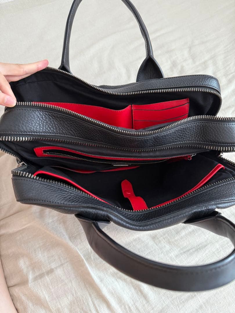 クリスチャンルブタン ブラックレザー バック ビジネスバッグ