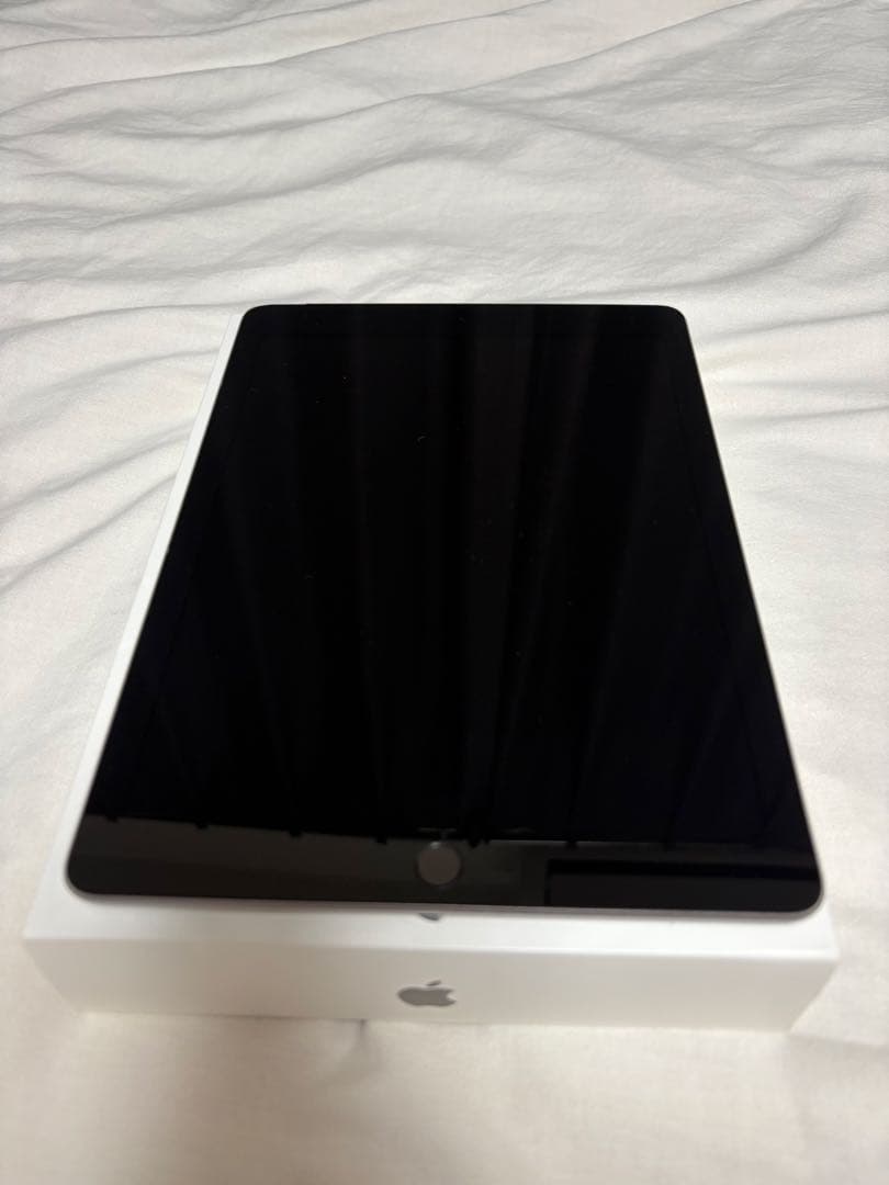 ☆iPad6第6世代128GB WIFIモデル ケース付き