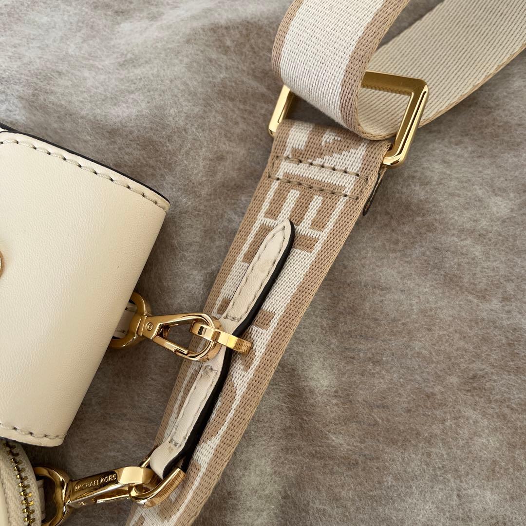 MICHAELKORSボディバッグホワイト系袋付きマイケルコースショルダーバック