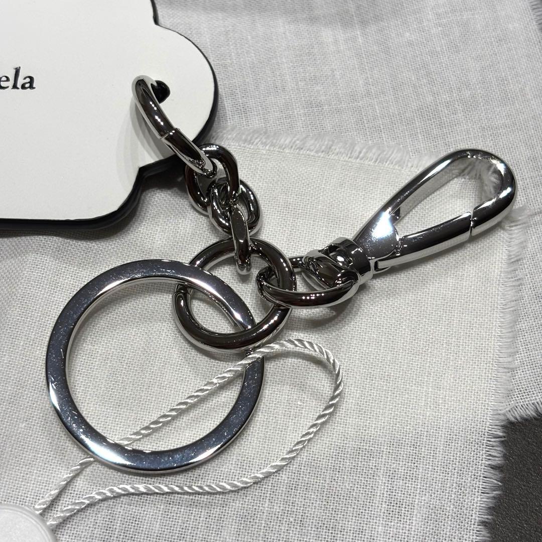 未使用品 メゾンマルジェラ キーリング ホワイト ロゴ 4ステッチ レザー