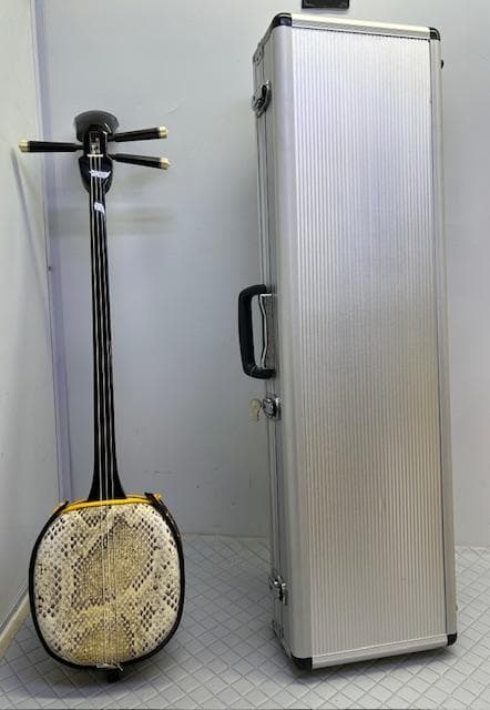 三味線　アルミハードケース付き　三線　楽器　程度良好！