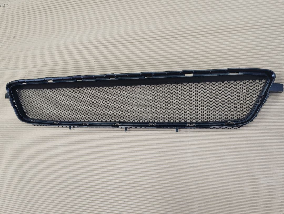 スバル　レヴォーグＶＭ前期型フロントロアグリル