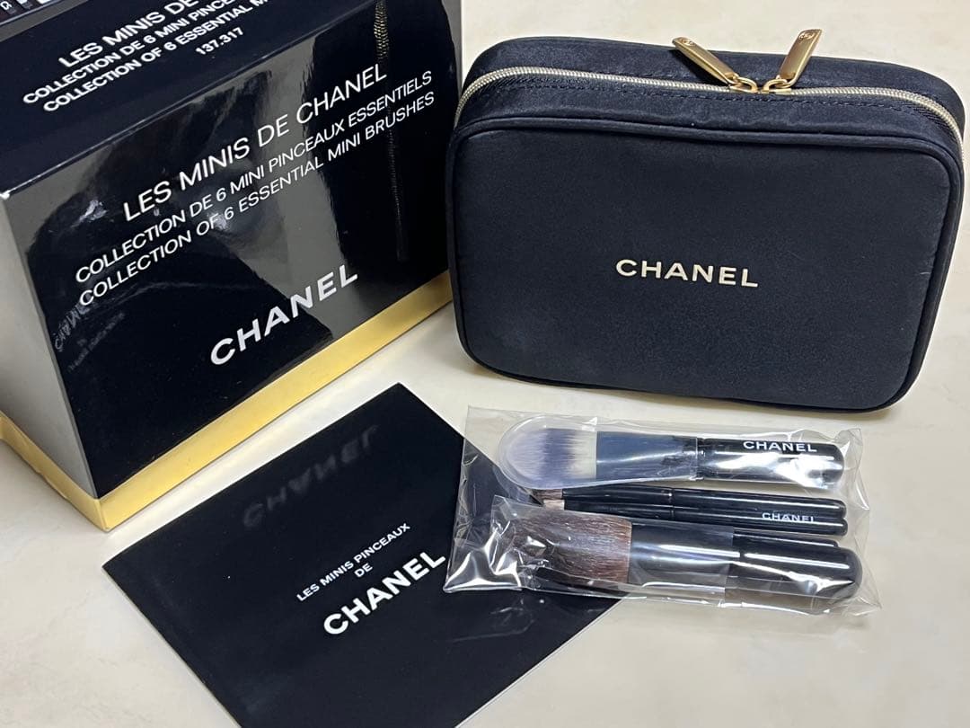 ⓶CHANEL レ ミニ ドゥ シャネル　ブラシ６本セット＆ポーチ　新品未使用品