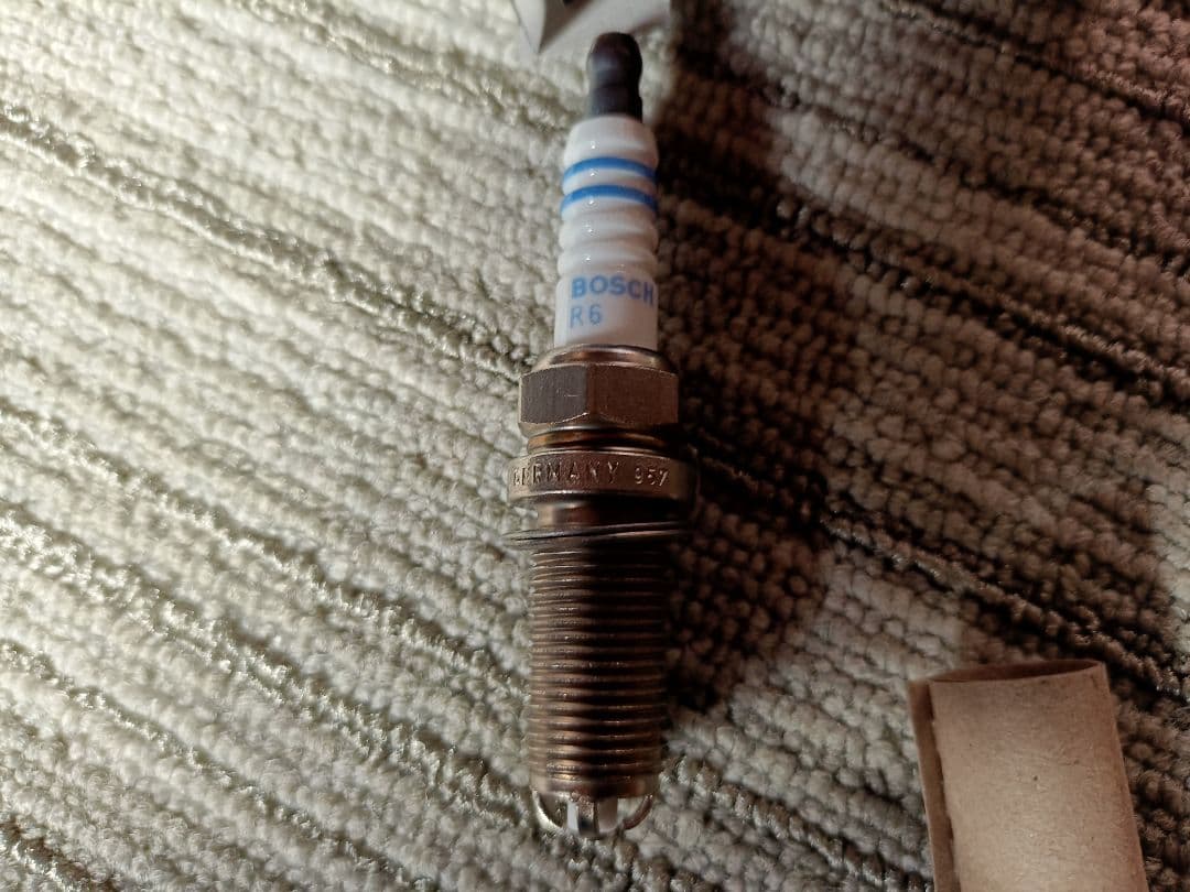 【未使用品】ポルシェ　ボクスター（９８７型）オイルフィルタ、プラグ、ドレンボルト