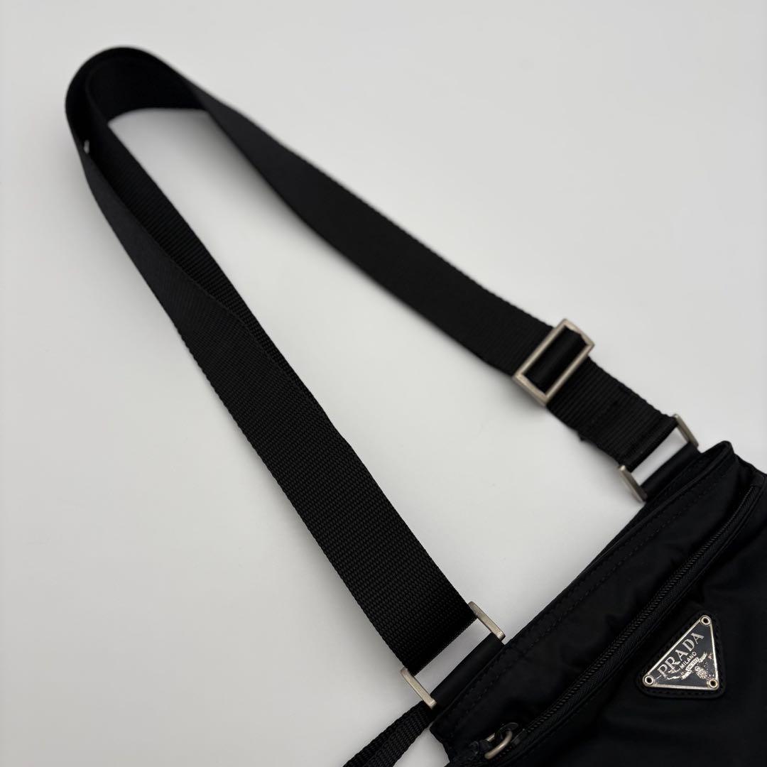 ✨美品✨プラダ ショルダーバッグ ミニ サコッシュ 三角ロゴプレート ナイロン