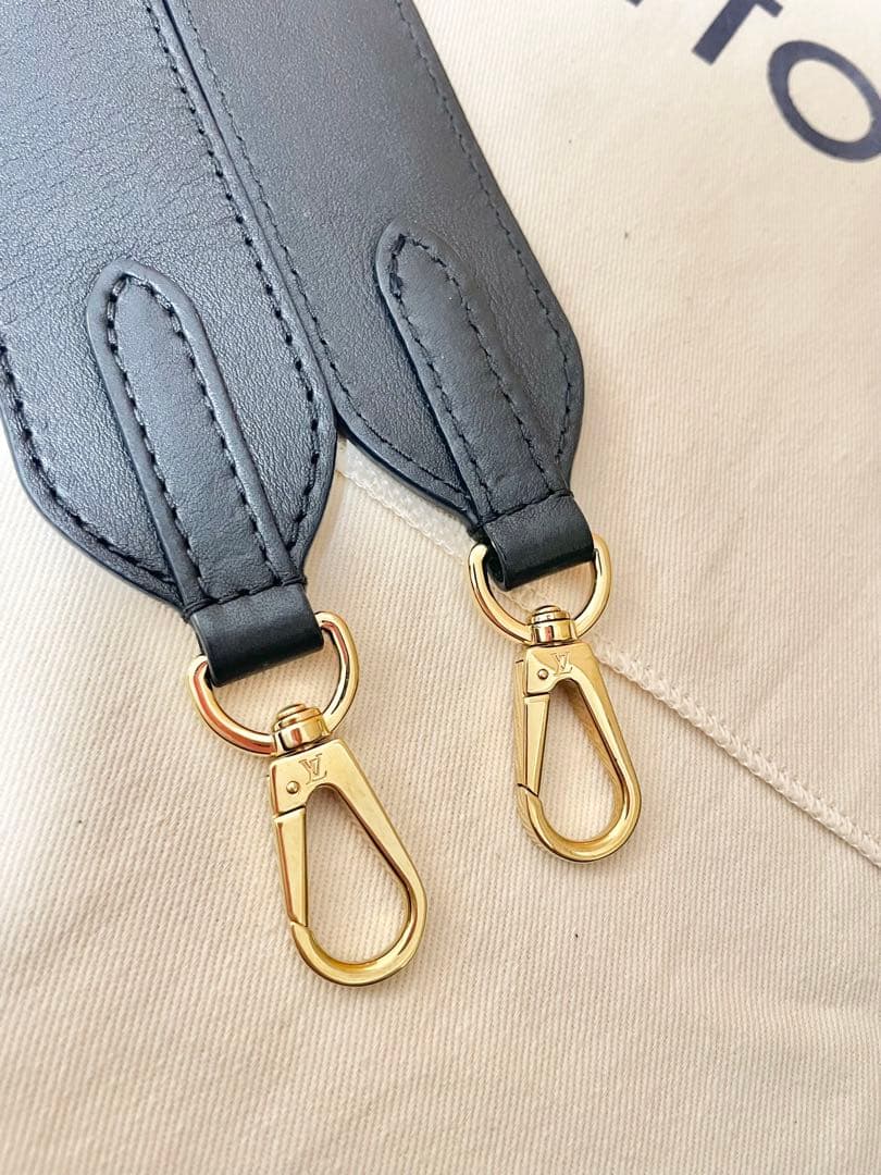 ルイヴィトン ショルダーストラップ ブラック ゴールド