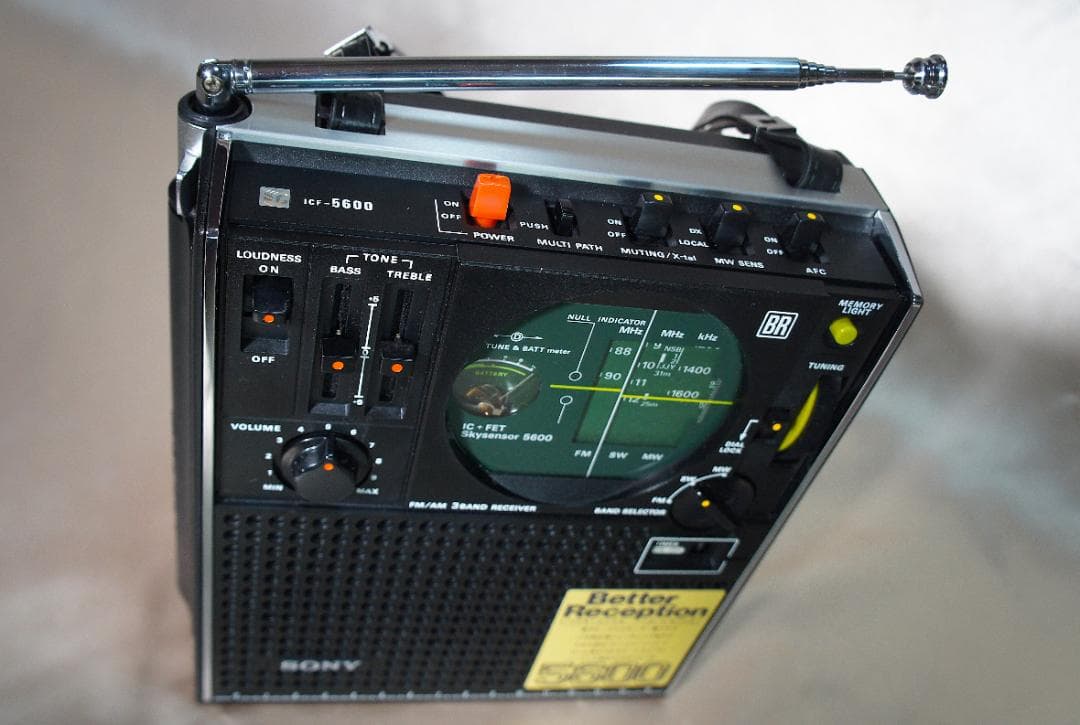 ☆とても綺麗受信OK☆SONYソニースカイセンサーICF-5600☆BCLラジオ