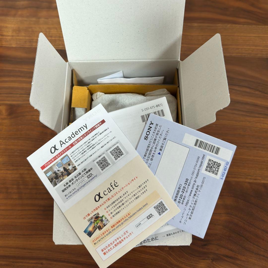 ほぼ新品SONY ZV-1Ⅱ シューティンググリップキットバッテリーチャージャー