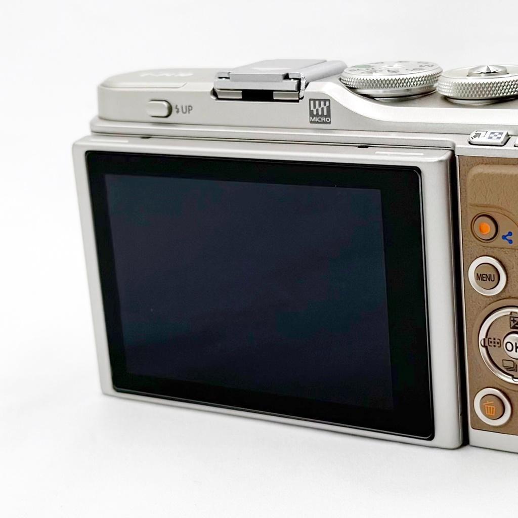 【美品】オリンパス PEN E-PL10 ダブルズームキット ミラーレスカメラ