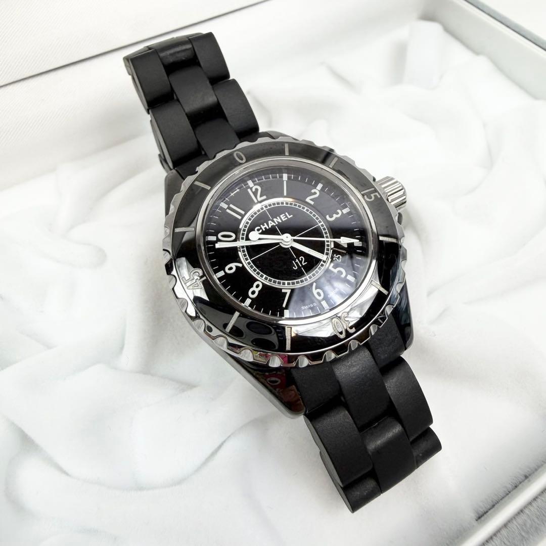 CHANEL J12 33mm H0681 ラバーベルト ZH21400