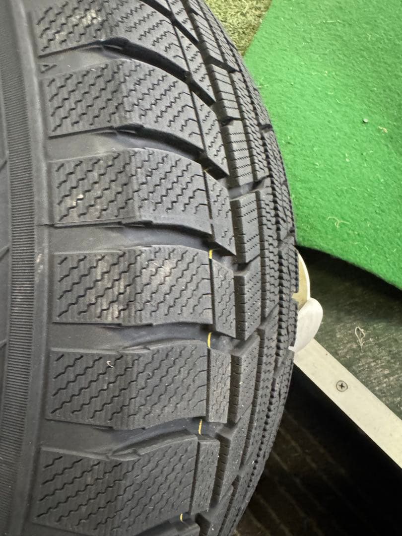 トーヨー　ウィンタートランパス　タイヤ・ホイールセット　215/70R16