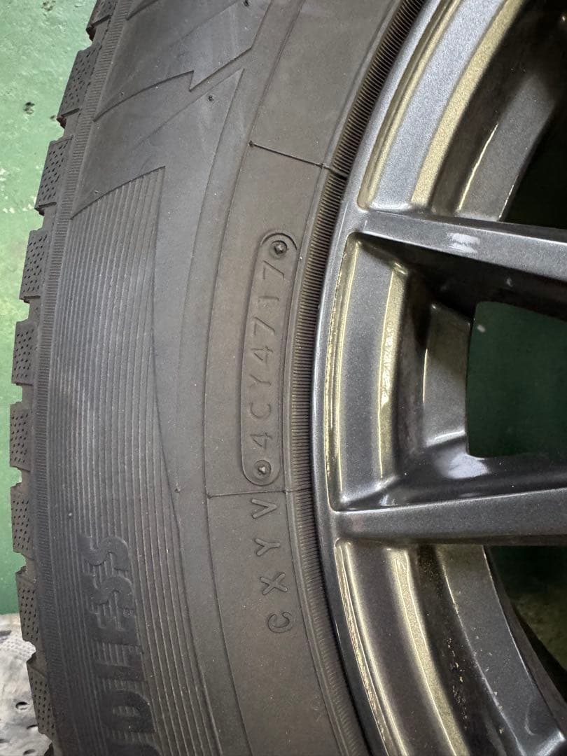 トーヨー　ウィンタートランパス　タイヤ・ホイールセット　215/70R16