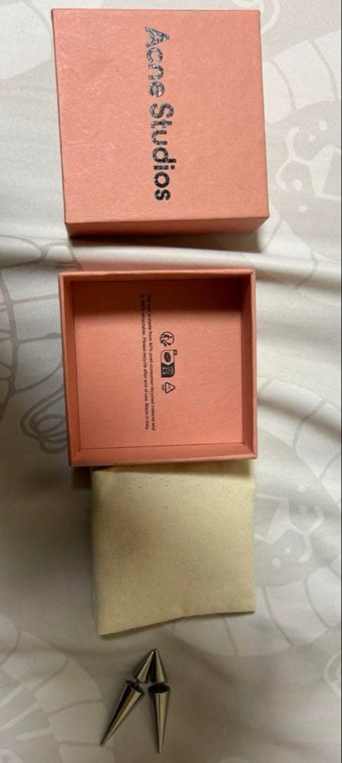 Acne Studious スパイクピアス