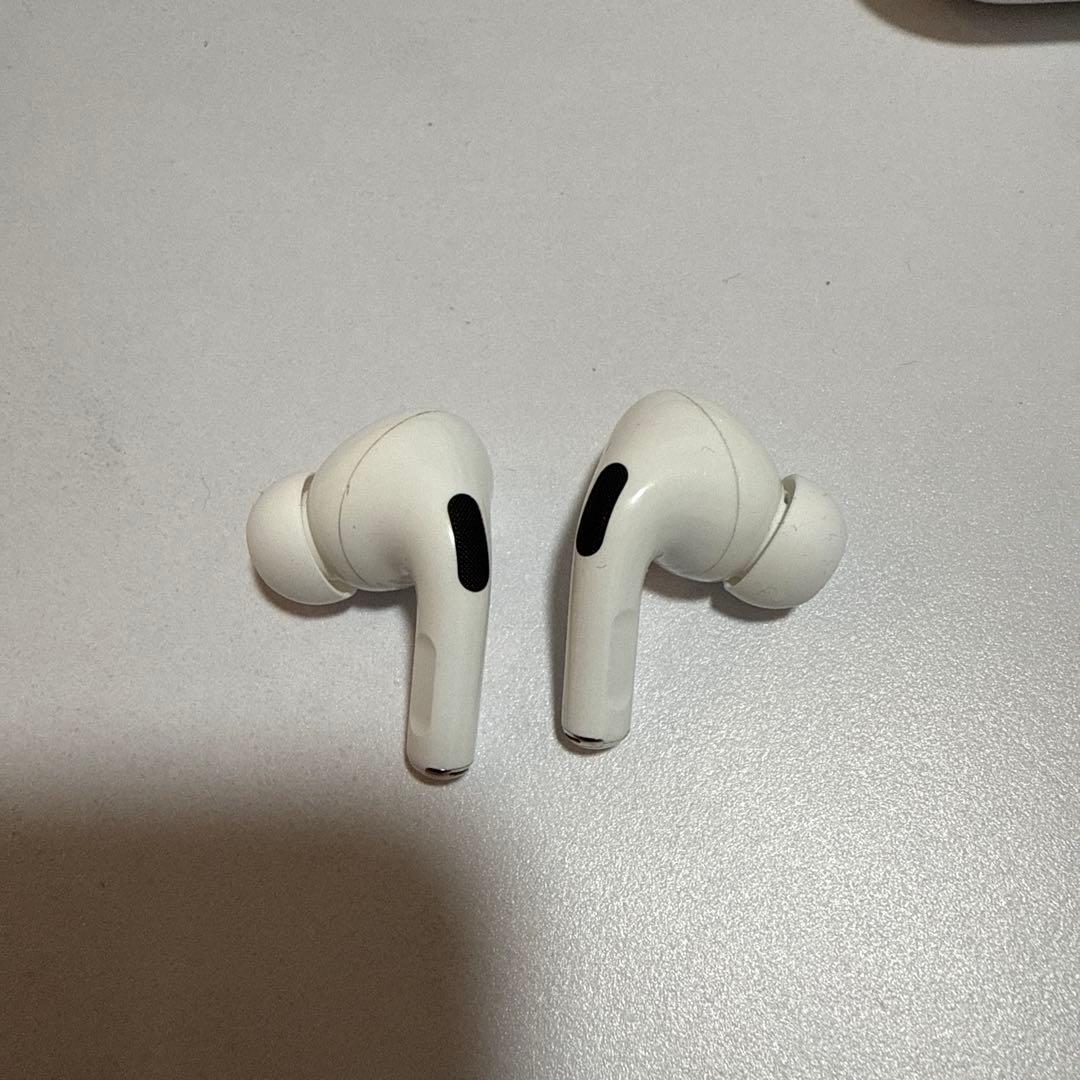 AirPods Pro 第2世代　本体 充電ケース付き