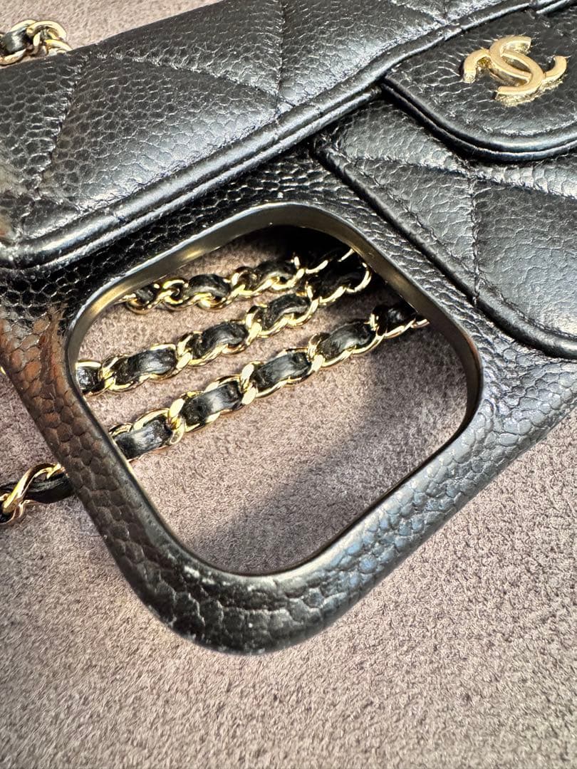 CHANEL iPhoneケース　キャビアスキン　15 pro Max