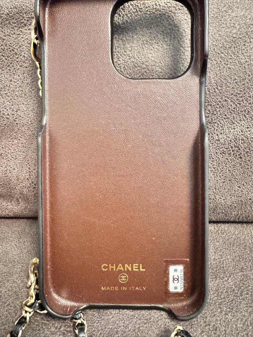 CHANEL iPhoneケース　キャビアスキン　15 pro Max
