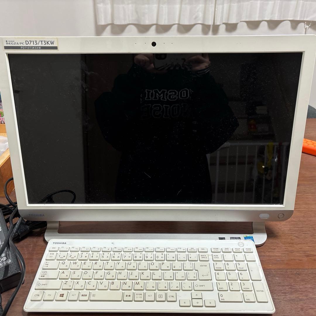 TOSHIBA REGZA PC D713/T3KW 本体