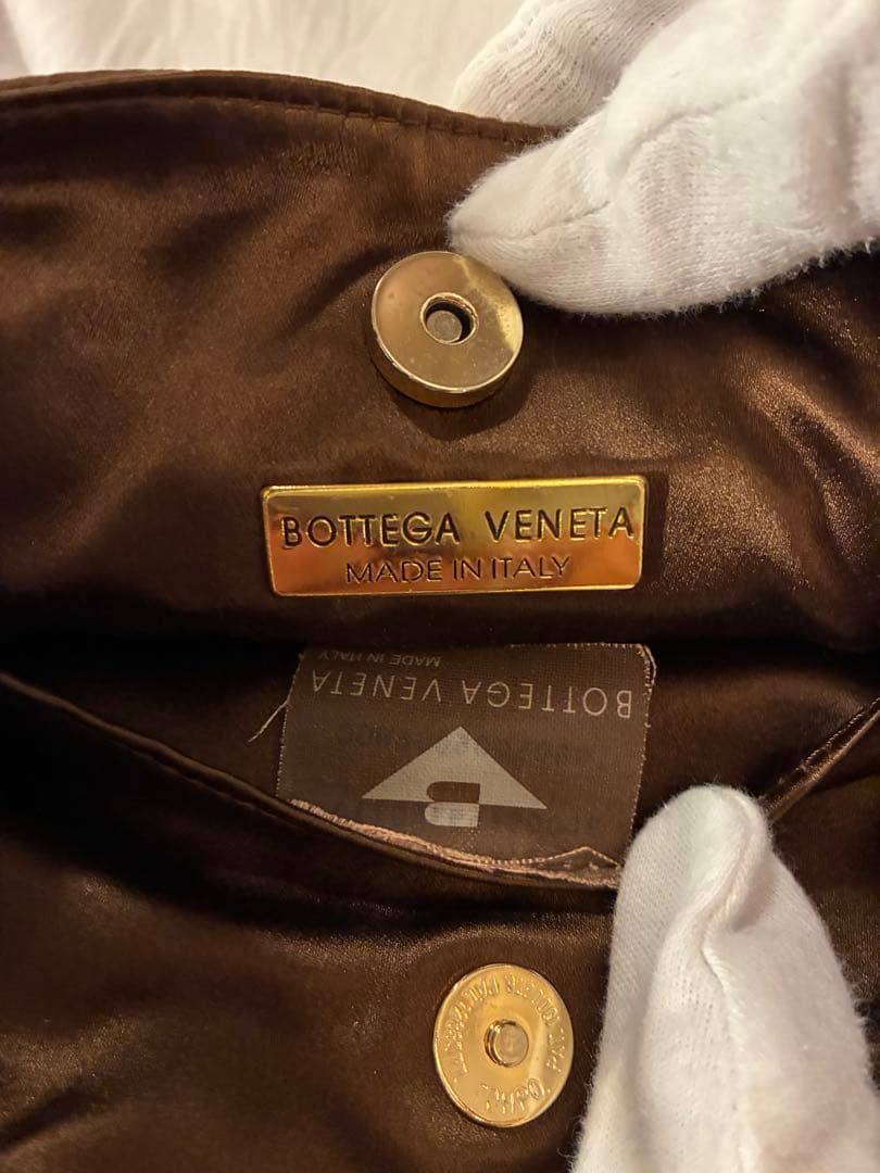 BOTTEGA VENETA 正規品 イントレチャート サテンミニバッグ