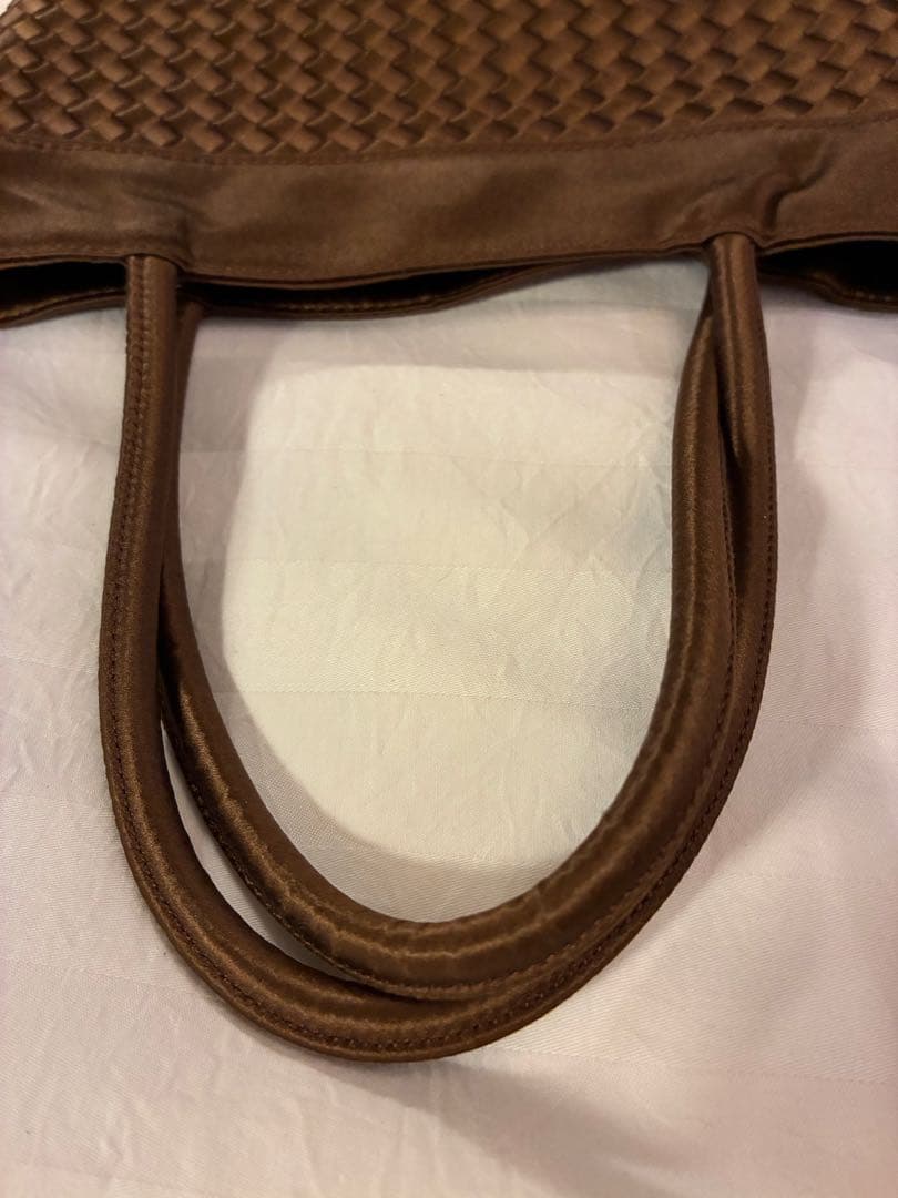 BOTTEGA VENETA 正規品 イントレチャート サテンミニバッグ