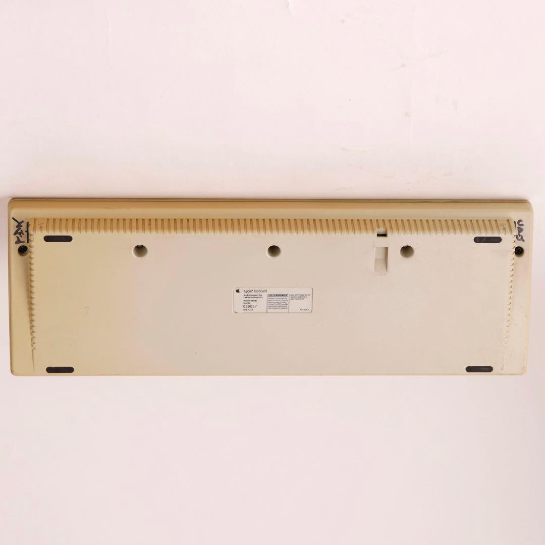 Macintosh SE/30 本体＋キーボード ジャンク品