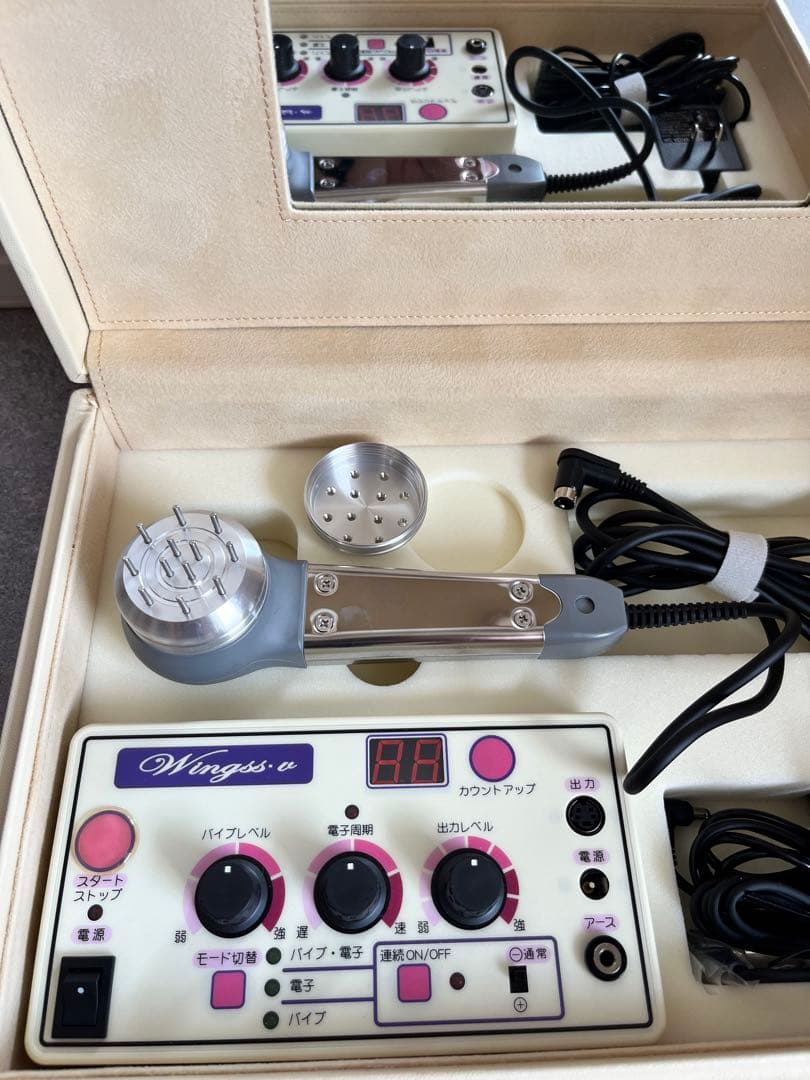 Wingss V美顔器ケース付きウィングスＶ吉丸美枝子ヴェーネレ⭐︎体全体肩腰美品