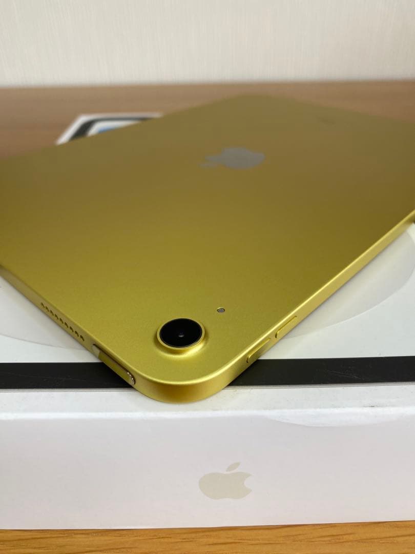 新品同様 iPad 第10世代 美品 iPad本体