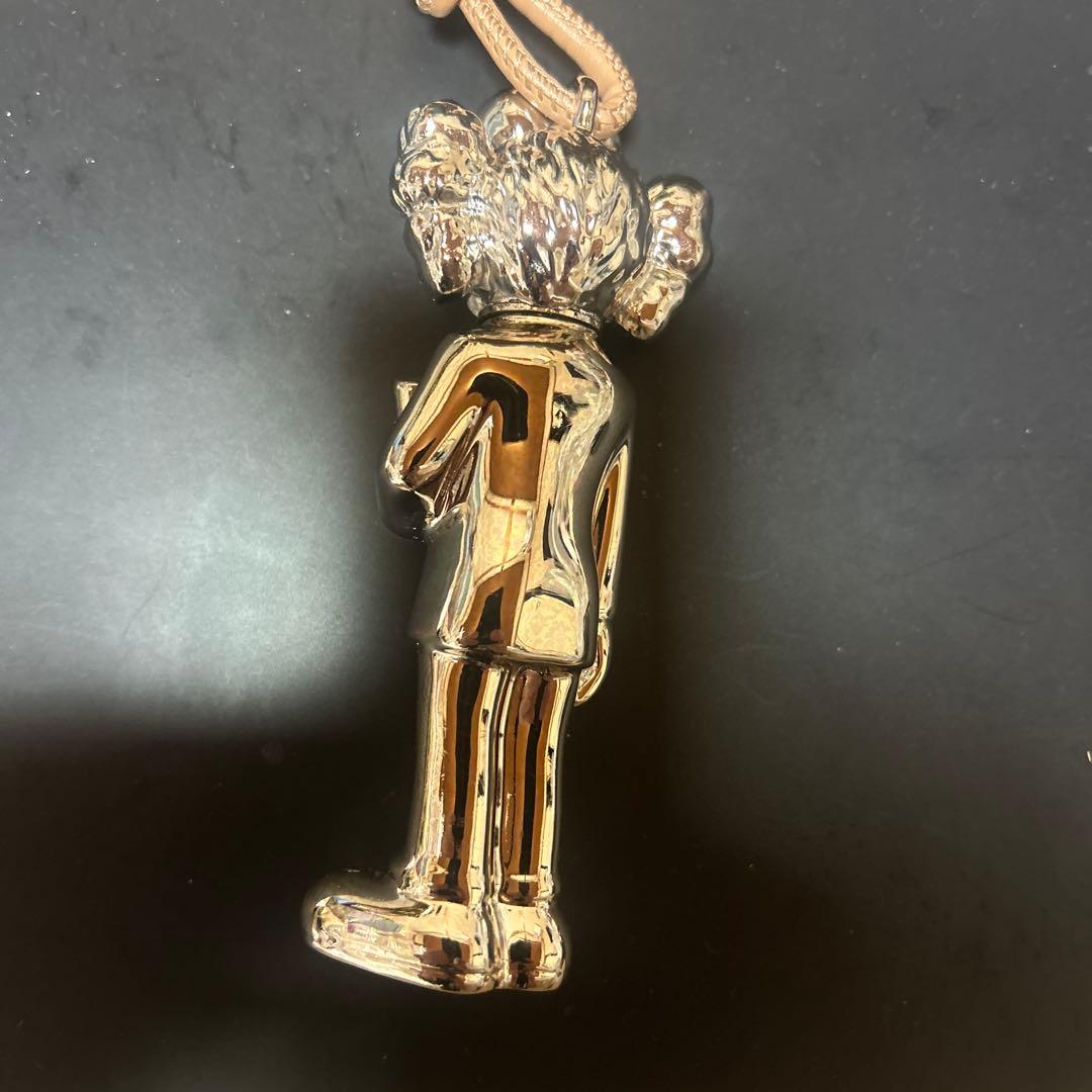 kaws dior 香水入れ