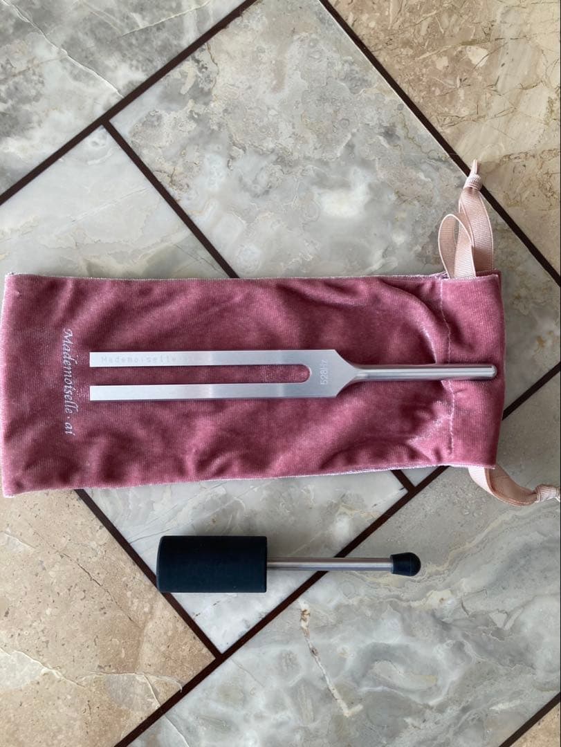 MIチューナー 音叉 528Hz ハンマー付 ニチオン製